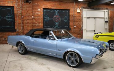 Unknown-Cutlass-1967-Blue-Metallic-Blue-3