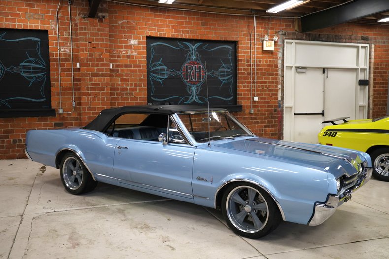 Unknown-Cutlass-1967-Blue-Metallic-Blue-3