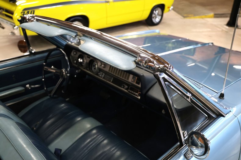 Unknown-Cutlass-1967-Blue-Metallic-Blue-36