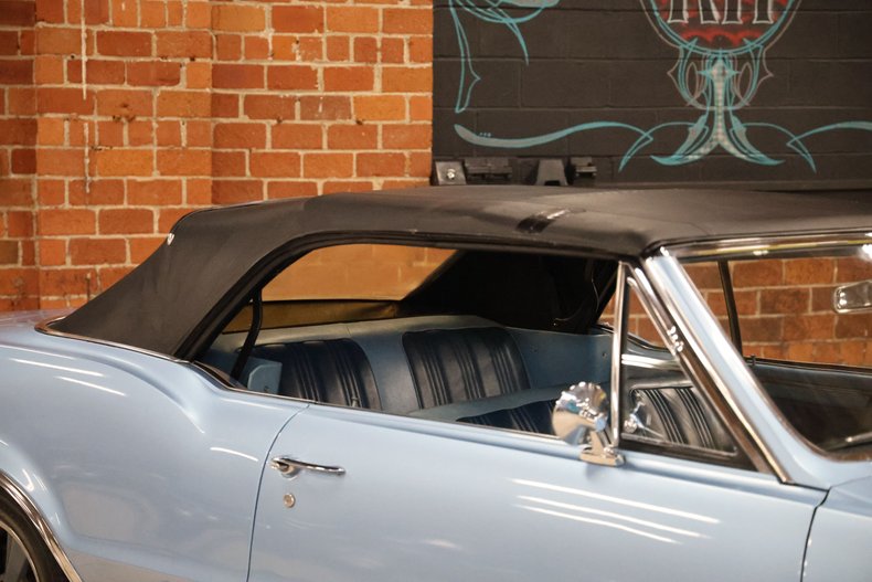 Unknown-Cutlass-1967-Blue-Metallic-Blue-4