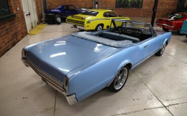 Unknown-Cutlass-1967-Blue-Metallic-Blue-44