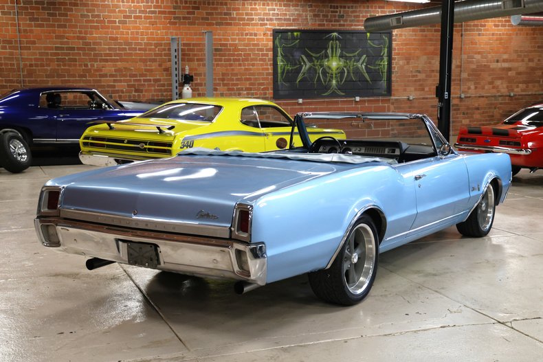 Unknown-Cutlass-1967-Blue-Metallic-Blue-45