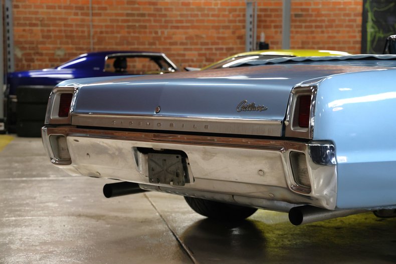 Unknown-Cutlass-1967-Blue-Metallic-Blue-47