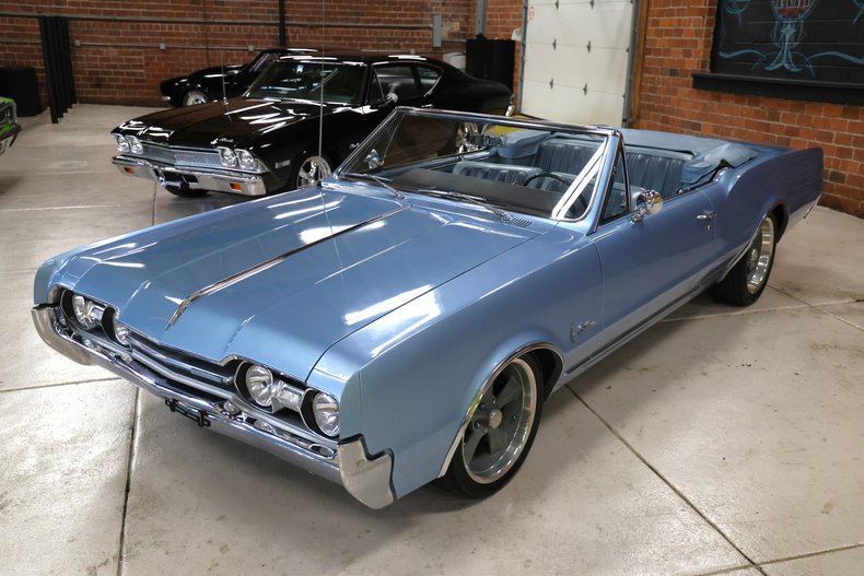 Unknown-Cutlass-1967-Blue-Metallic-Blue