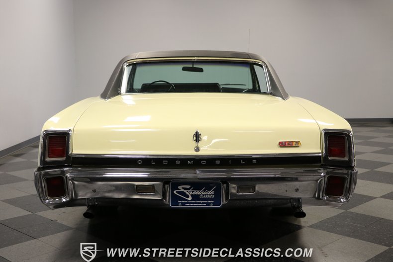 Unknown-Cutlass-1967-Cameo-White-Black-12
