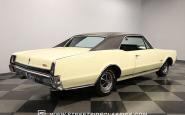 Unknown-Cutlass-1967-Cameo-White-Black-14