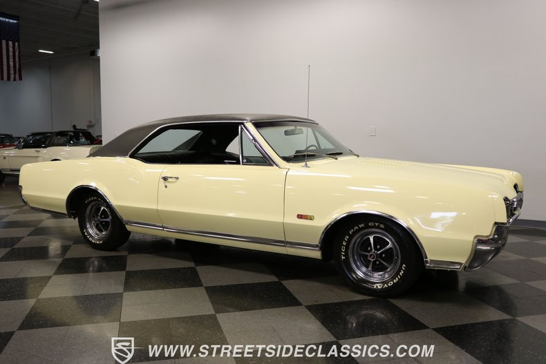 Unknown-Cutlass-1967-Cameo-White-Black-17