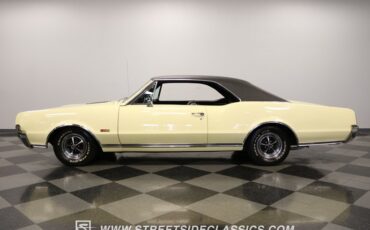 Unknown-Cutlass-1967-Cameo-White-Black-2