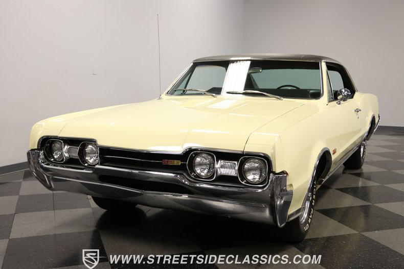 Unknown-Cutlass-1967-Cameo-White-Black-21