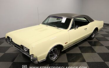 Unknown-Cutlass-1967-Cameo-White-Black-22