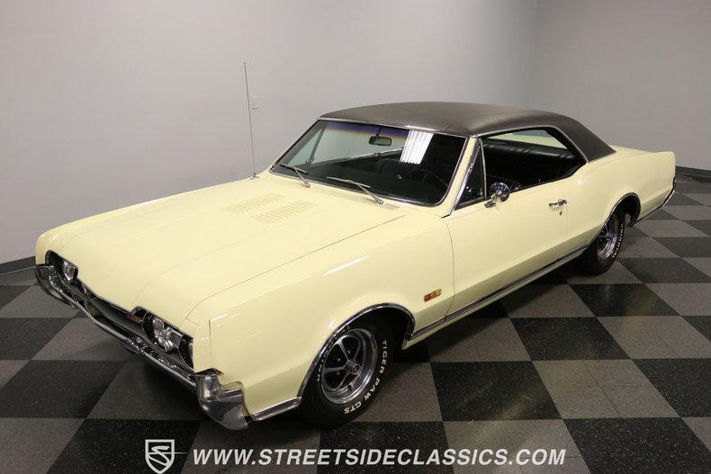 Unknown-Cutlass-1967-Cameo-White-Black-22