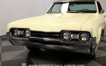 Unknown-Cutlass-1967-Cameo-White-Black-23