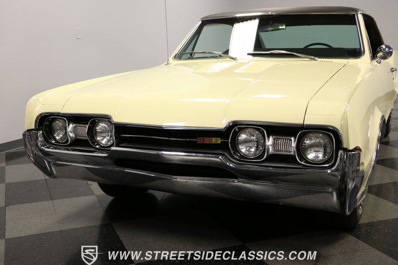 Unknown-Cutlass-1967-Cameo-White-Black-23