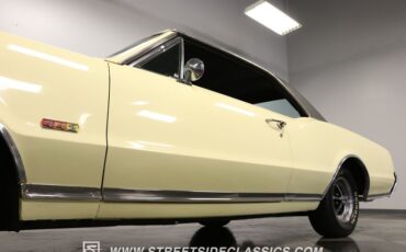 Unknown-Cutlass-1967-Cameo-White-Black-24