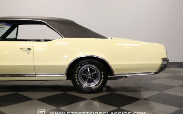 Unknown-Cutlass-1967-Cameo-White-Black-26