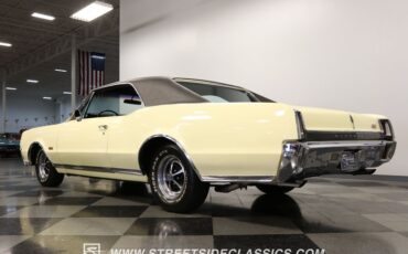 Unknown-Cutlass-1967-Cameo-White-Black-27