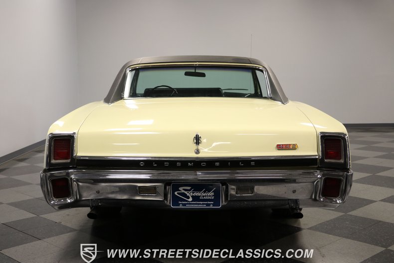 Unknown-Cutlass-1967-Cameo-White-Black-28