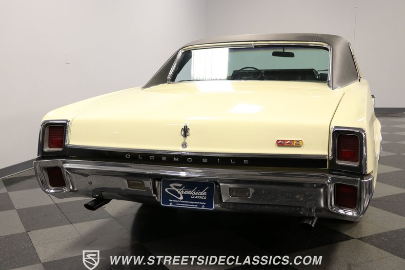 Unknown-Cutlass-1967-Cameo-White-Black-31