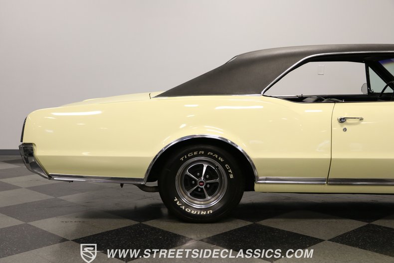 Unknown-Cutlass-1967-Cameo-White-Black-33