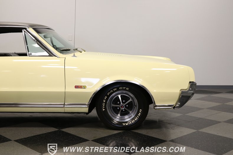 Unknown-Cutlass-1967-Cameo-White-Black-34