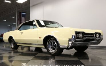Unknown-Cutlass-1967-Cameo-White-Black-35