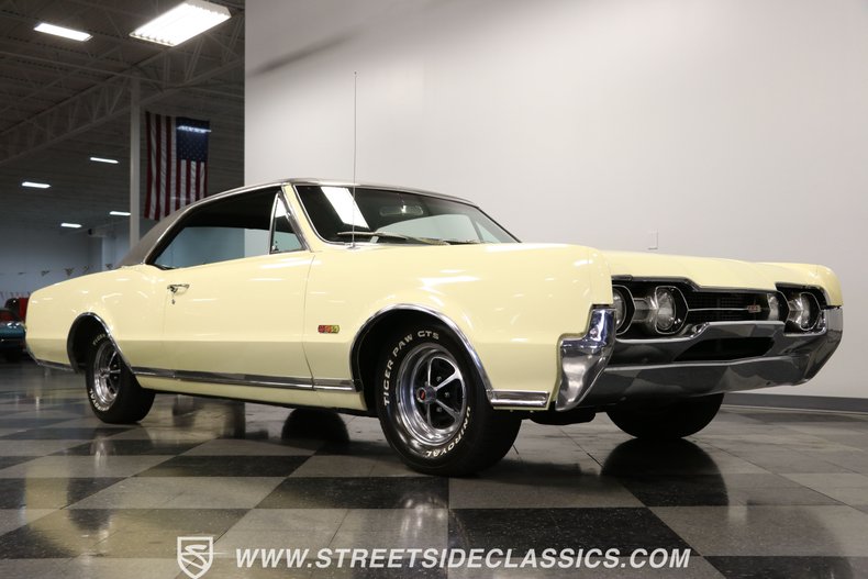 Unknown-Cutlass-1967-Cameo-White-Black-35
