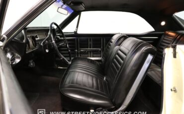 Unknown-Cutlass-1967-Cameo-White-Black-4