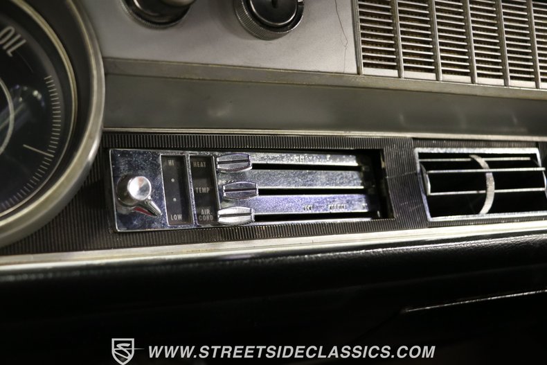 Unknown-Cutlass-1967-Cameo-White-Black-49