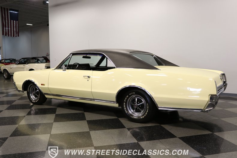 Unknown-Cutlass-1967-Cameo-White-Black-8