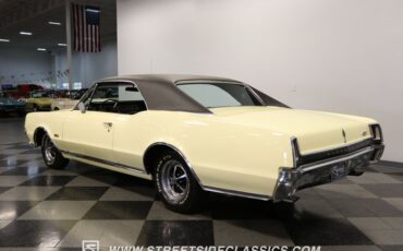 Unknown-Cutlass-1967-Cameo-White-Black-9