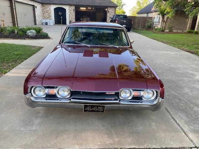 Unknown-Cutlass-1967-Red-1