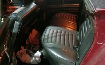 Unknown-Cutlass-1967-Red-Black-3