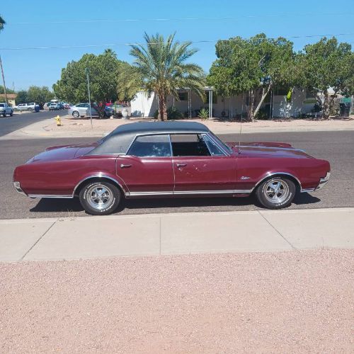 Unknown-Cutlass-1967-Red-Black-4