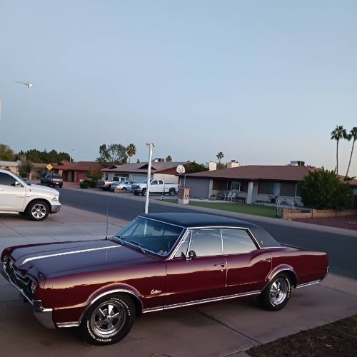 Unknown-Cutlass-1967-Red-Black