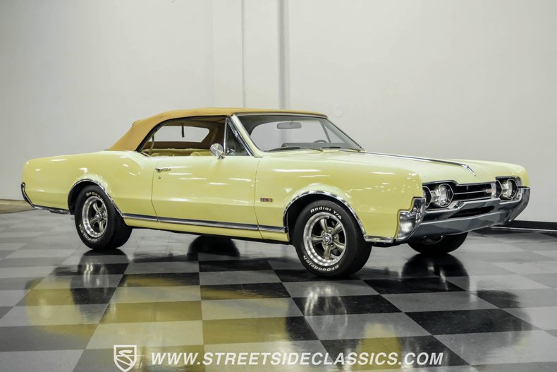 Unknown-Cutlass-1967-Saffron-Yellow-Yellow-20
