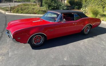 Unknown-Cutlass-1968-Red-11