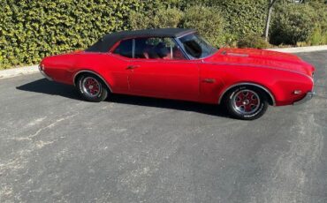 Unknown-Cutlass-1968-Red-5