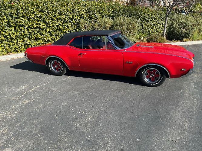 Unknown-Cutlass-1968-Red-5