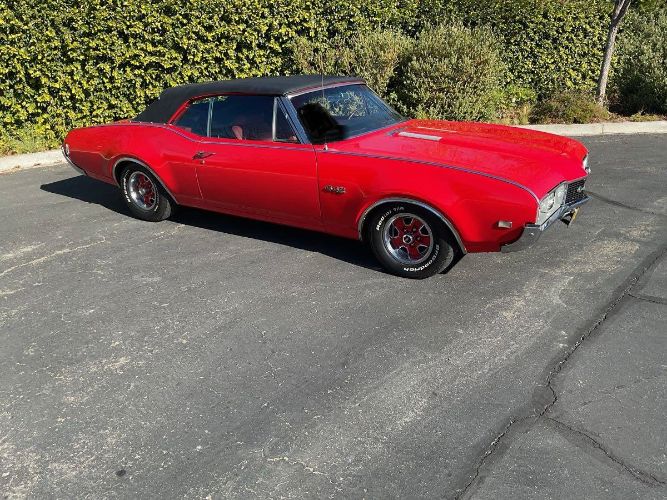 Unknown-Cutlass-1968-Red