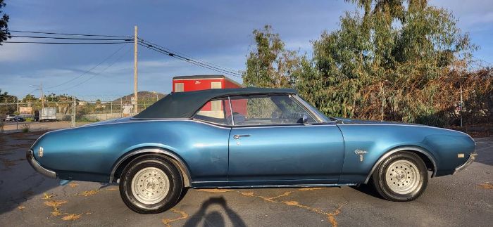 Unknown-Cutlass-1969-Blue-12