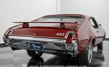 Unknown-Cutlass-1969-Burgundy-Metallic-Cream-1
