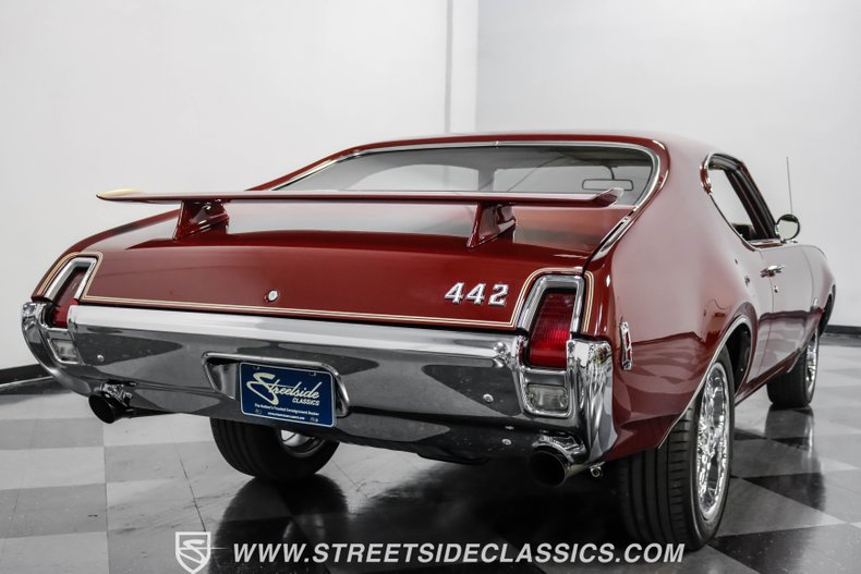 Unknown-Cutlass-1969-Burgundy-Metallic-Cream-1