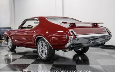 Unknown-Cutlass-1969-Burgundy-Metallic-Cream-11