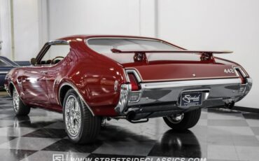 Unknown-Cutlass-1969-Burgundy-Metallic-Cream-12
