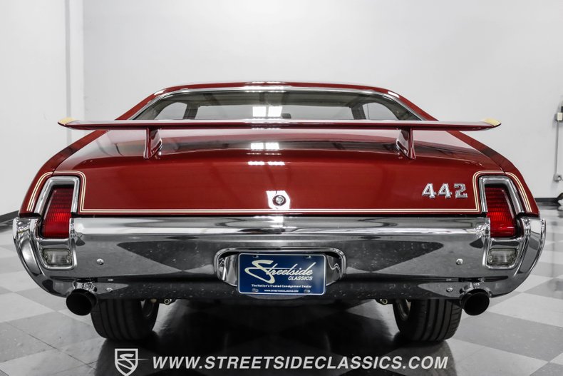 Unknown-Cutlass-1969-Burgundy-Metallic-Cream-13