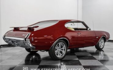 Unknown-Cutlass-1969-Burgundy-Metallic-Cream-15