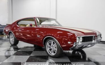 Unknown-Cutlass-1969-Burgundy-Metallic-Cream-17