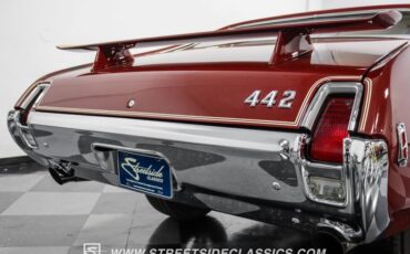 Unknown-Cutlass-1969-Burgundy-Metallic-Cream-2