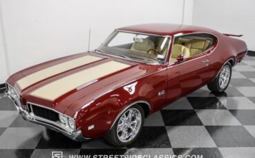 Unknown-Cutlass-1969-Burgundy-Metallic-Cream-22