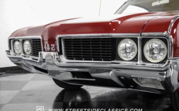 Unknown-Cutlass-1969-Burgundy-Metallic-Cream-23